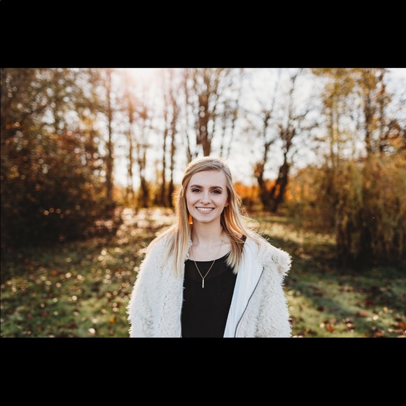 meet your posher - Picture 3 of 5